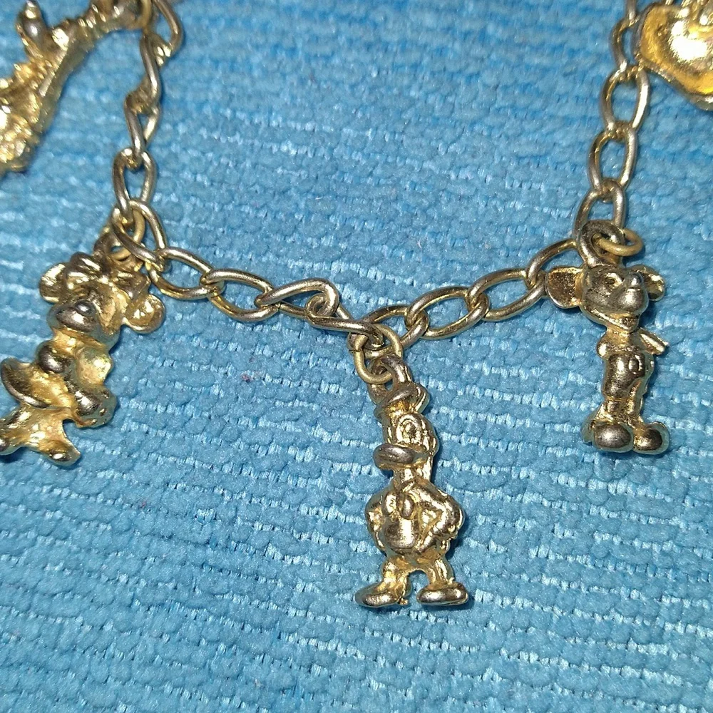 Vintage Disney Goldtone Mickey Minnie Donald Pluto Tinkerbell 7" Charm Bracelet. - Picture 3 of 5